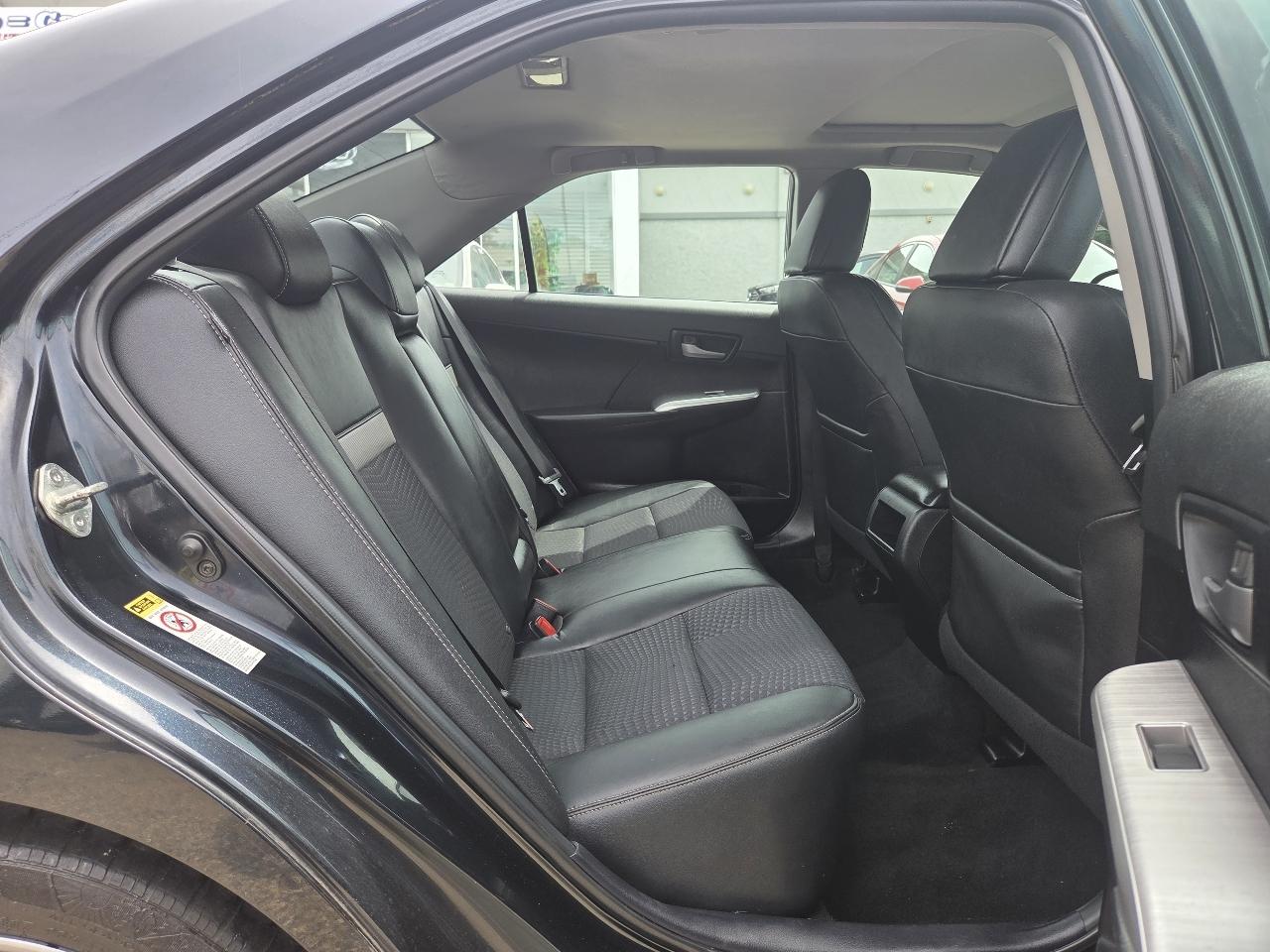 Toyota Camry 4dr Sdn SE Auto V6 2012