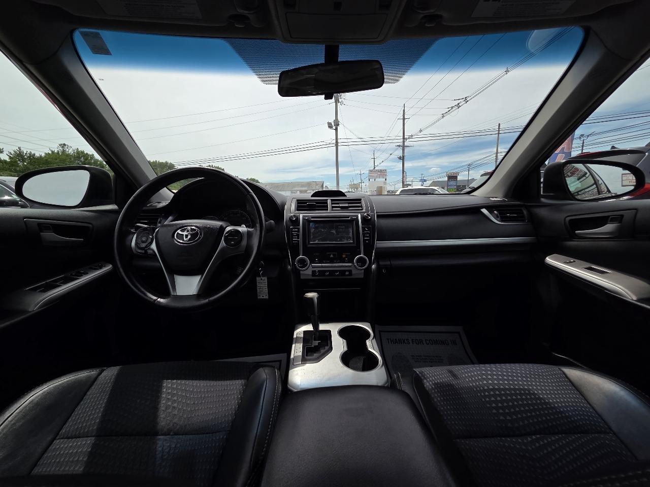 Toyota Camry 4dr Sdn SE Auto V6 2012