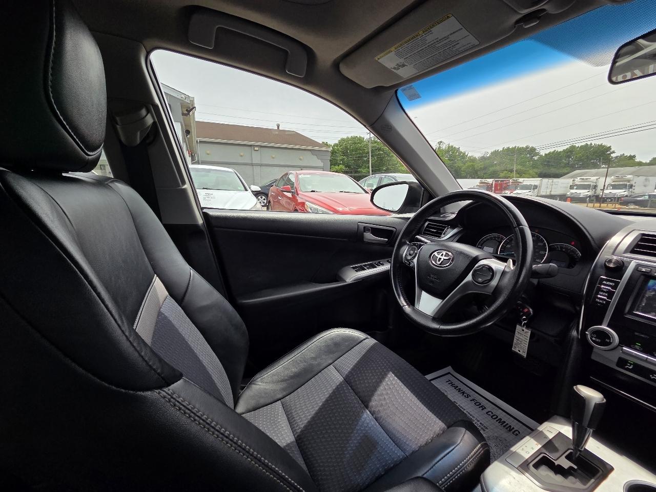 Toyota Camry 4dr Sdn SE Auto V6 2012
