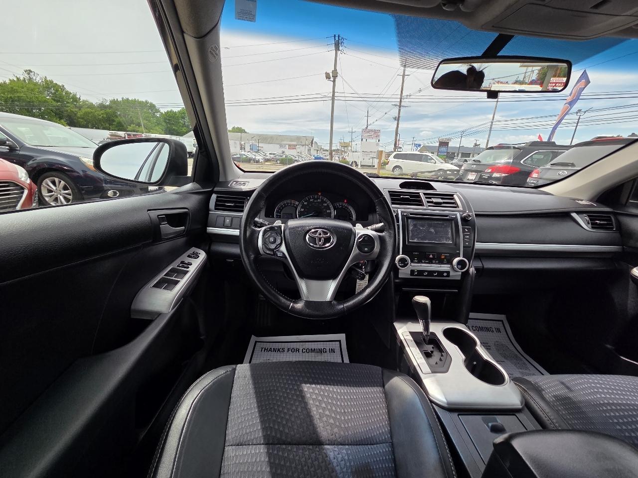 Toyota Camry 4dr Sdn SE Auto V6 2012