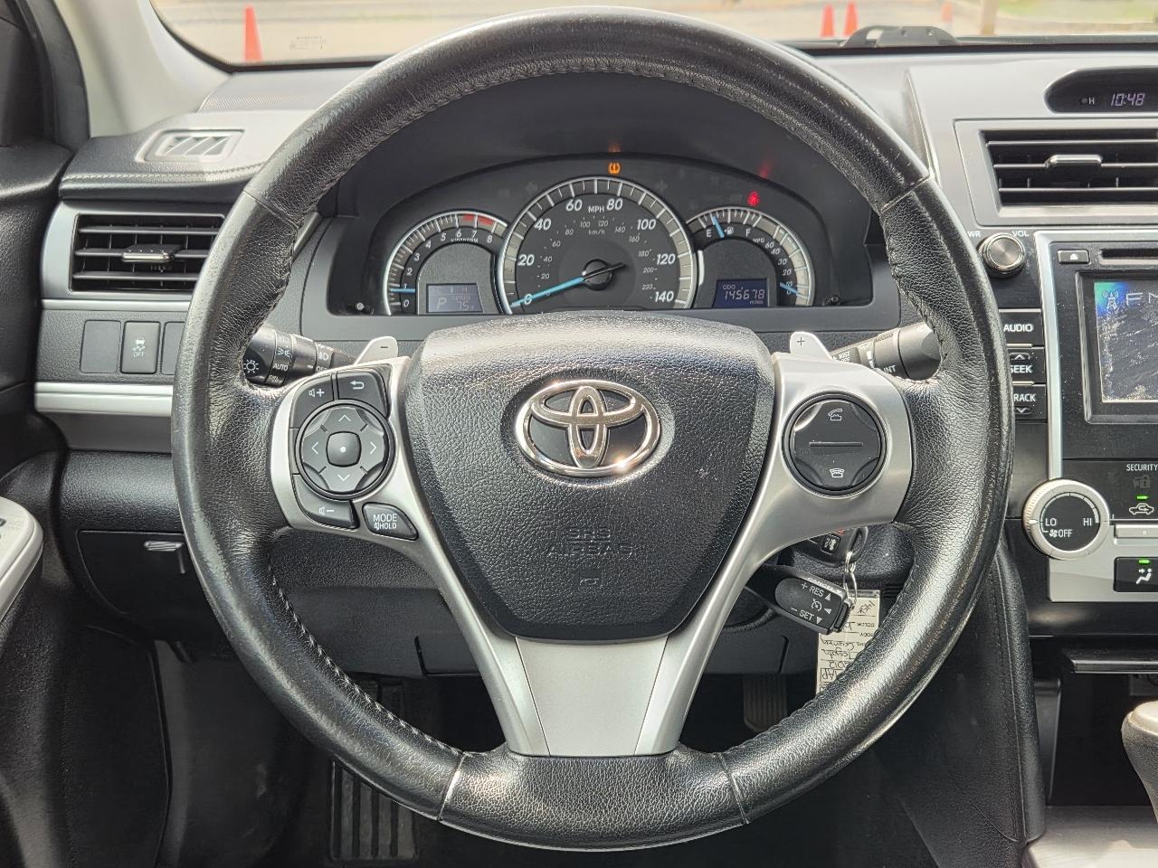 Toyota Camry 4dr Sdn SE Auto V6 2012