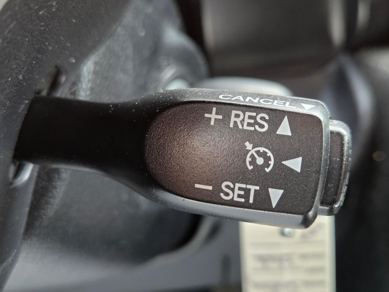 Toyota Camry 4dr Sdn SE Auto V6 2012