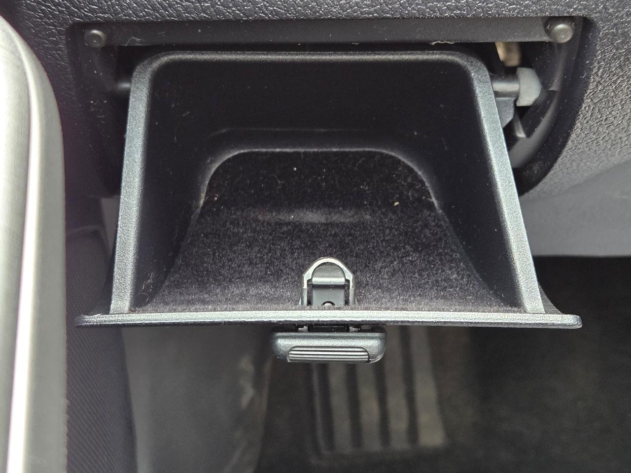 Toyota Camry 4dr Sdn SE Auto V6 2012