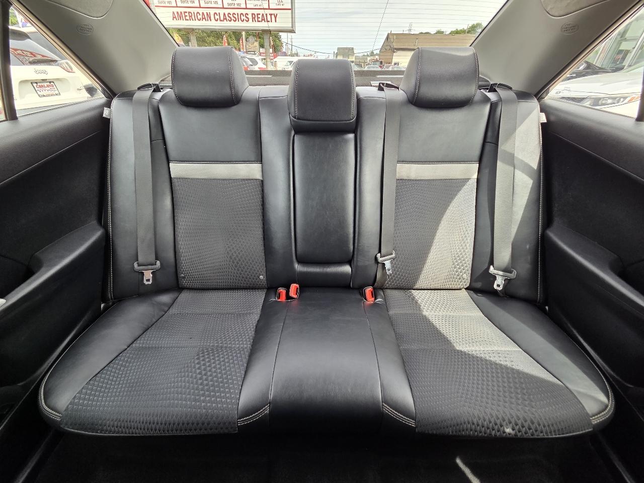 Toyota Camry 4dr Sdn SE Auto V6 2012