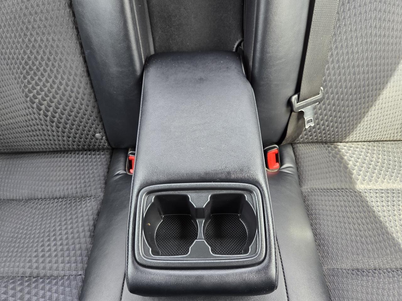 Toyota Camry 4dr Sdn SE Auto V6 2012