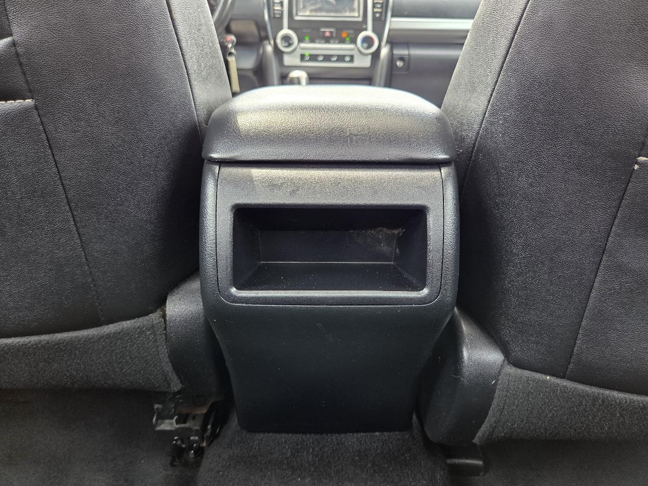 Toyota Camry 4dr Sdn SE Auto V6 2012