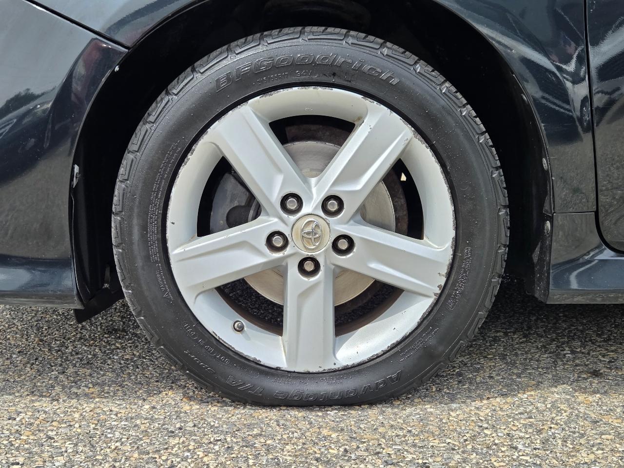Toyota Camry 4dr Sdn SE Auto V6 2012