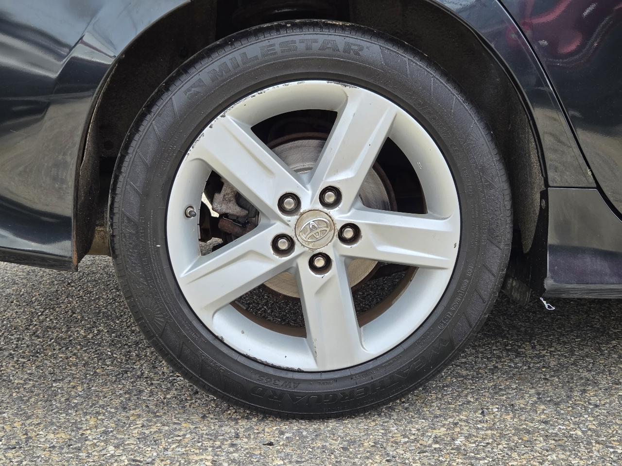 Toyota Camry 4dr Sdn SE Auto V6 2012