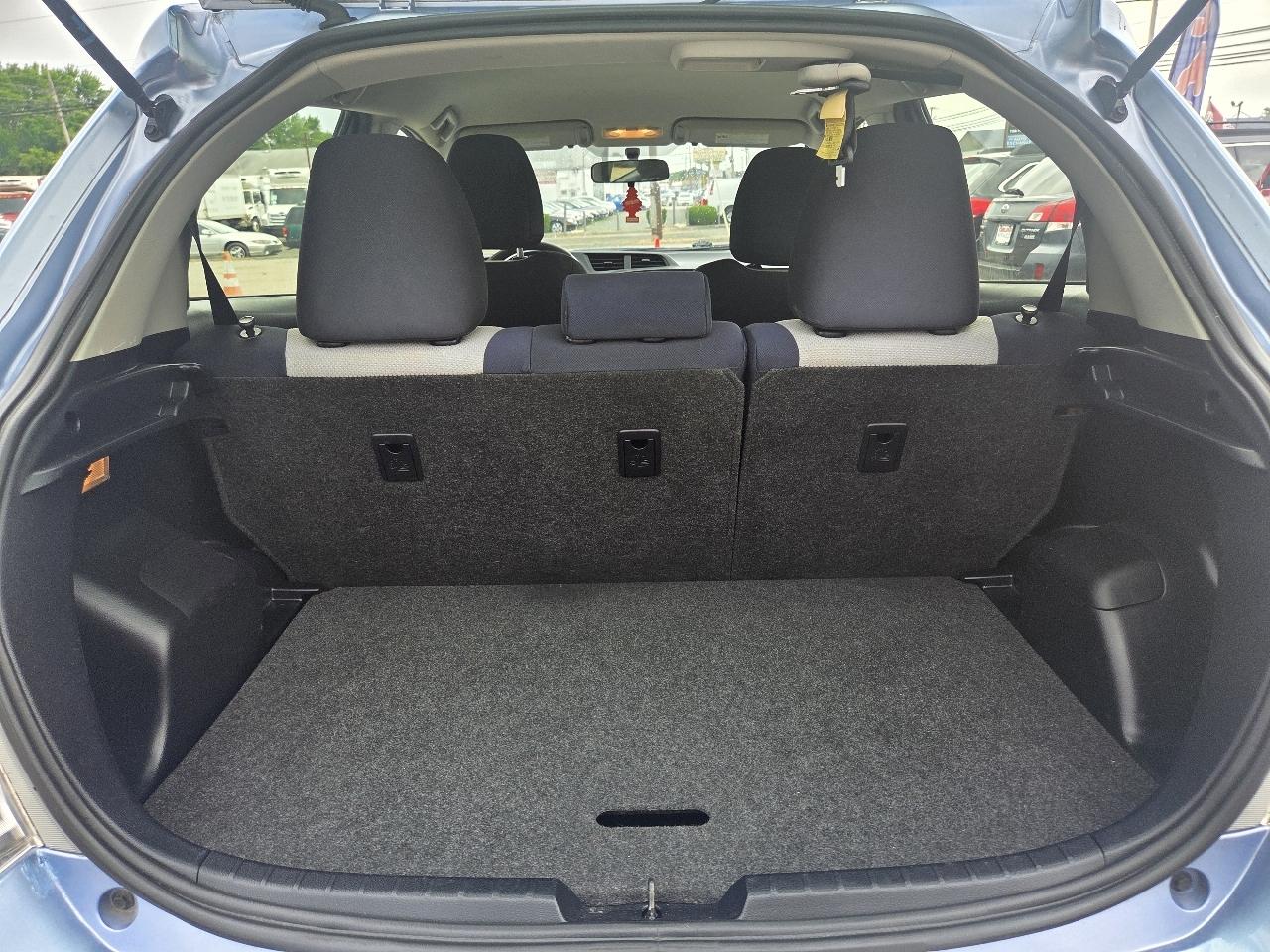 Toyota Yaris LE 5-Door AT 2013