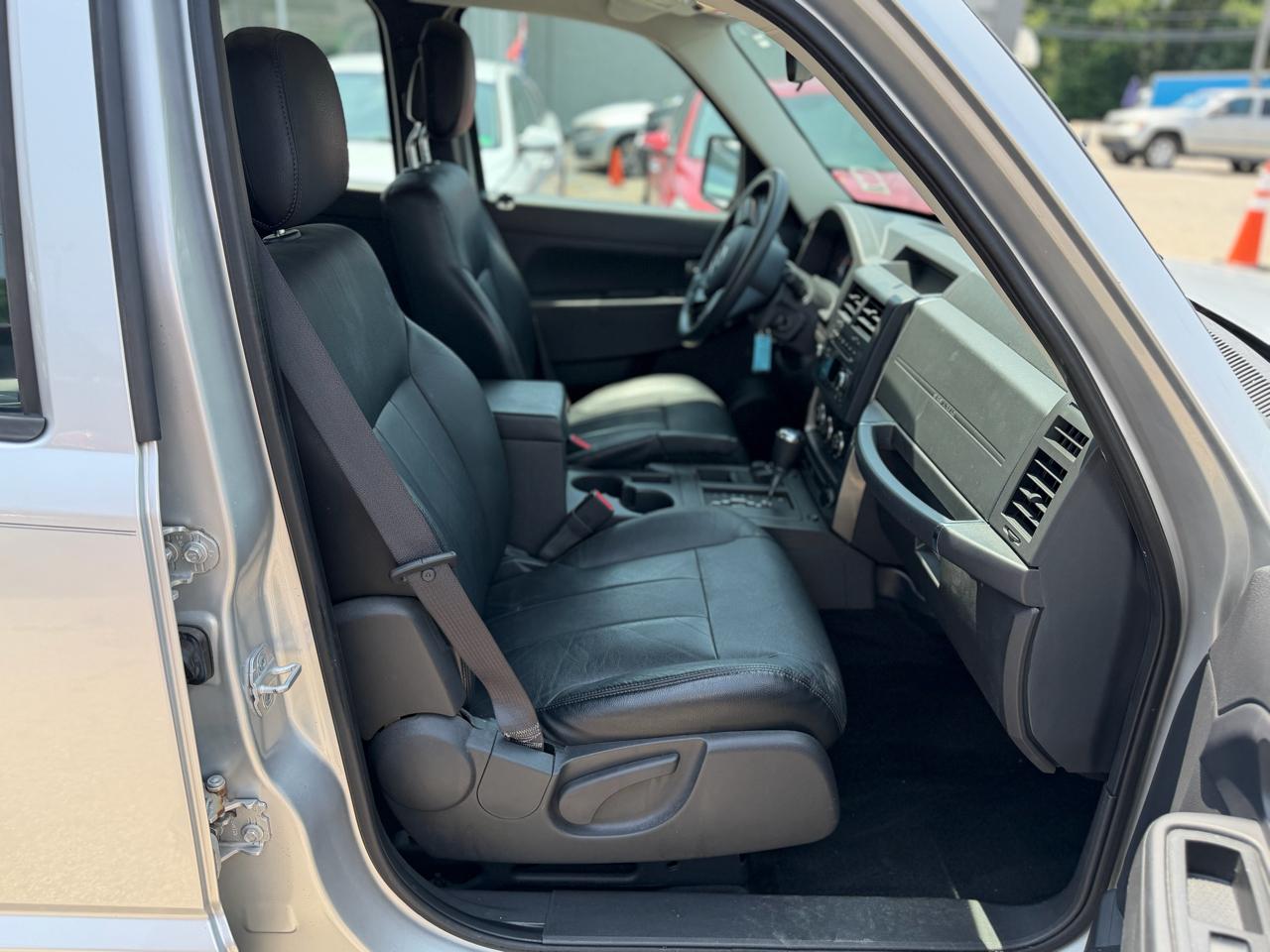 Jeep Liberty Sport 4WD 2011