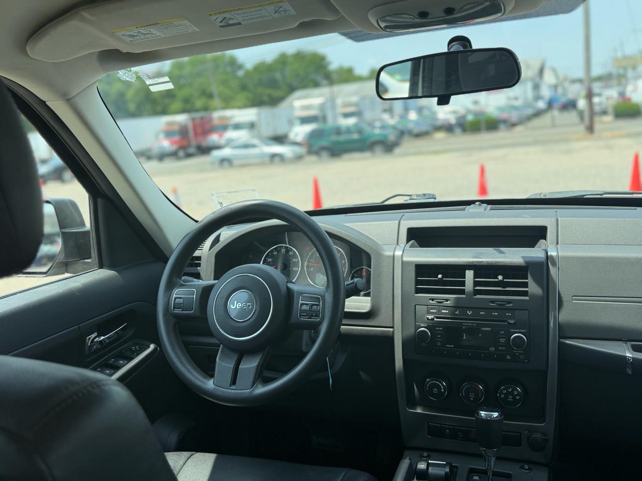 Jeep Liberty Sport 4WD 2011