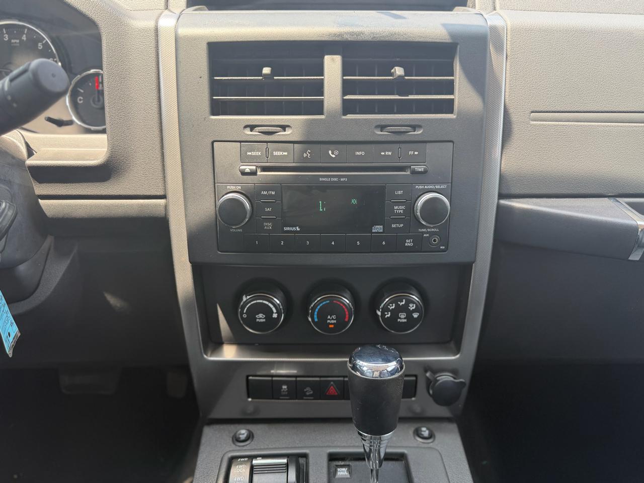 Jeep Liberty Sport 4WD 2011