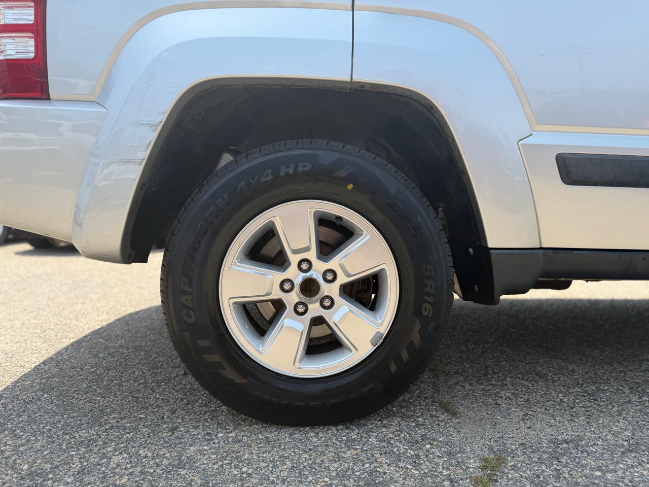 Jeep Liberty Sport 4WD 2011