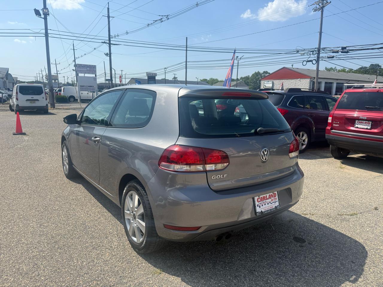 Volkswagen Golf 2.5L 2-Door 2010