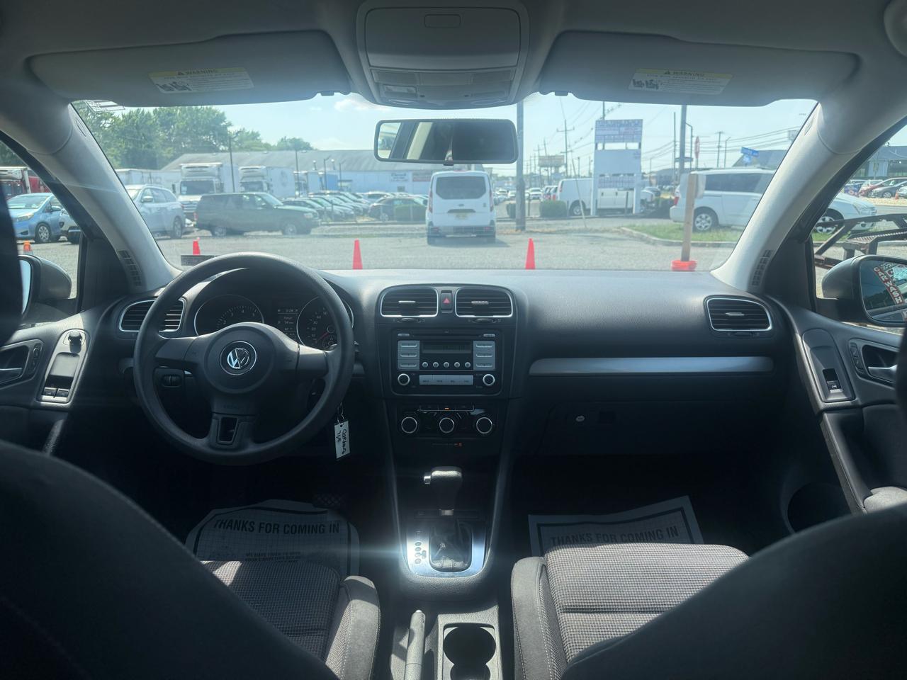 Volkswagen Golf 2.5L 2-Door 2010