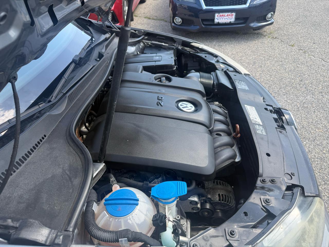 Volkswagen Golf 2.5L 2-Door 2010