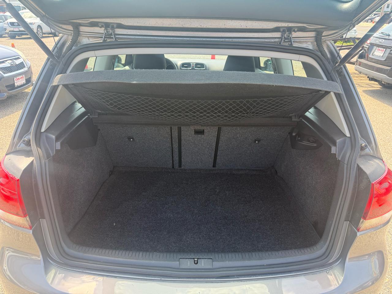 Volkswagen Golf 2.5L 2-Door 2010