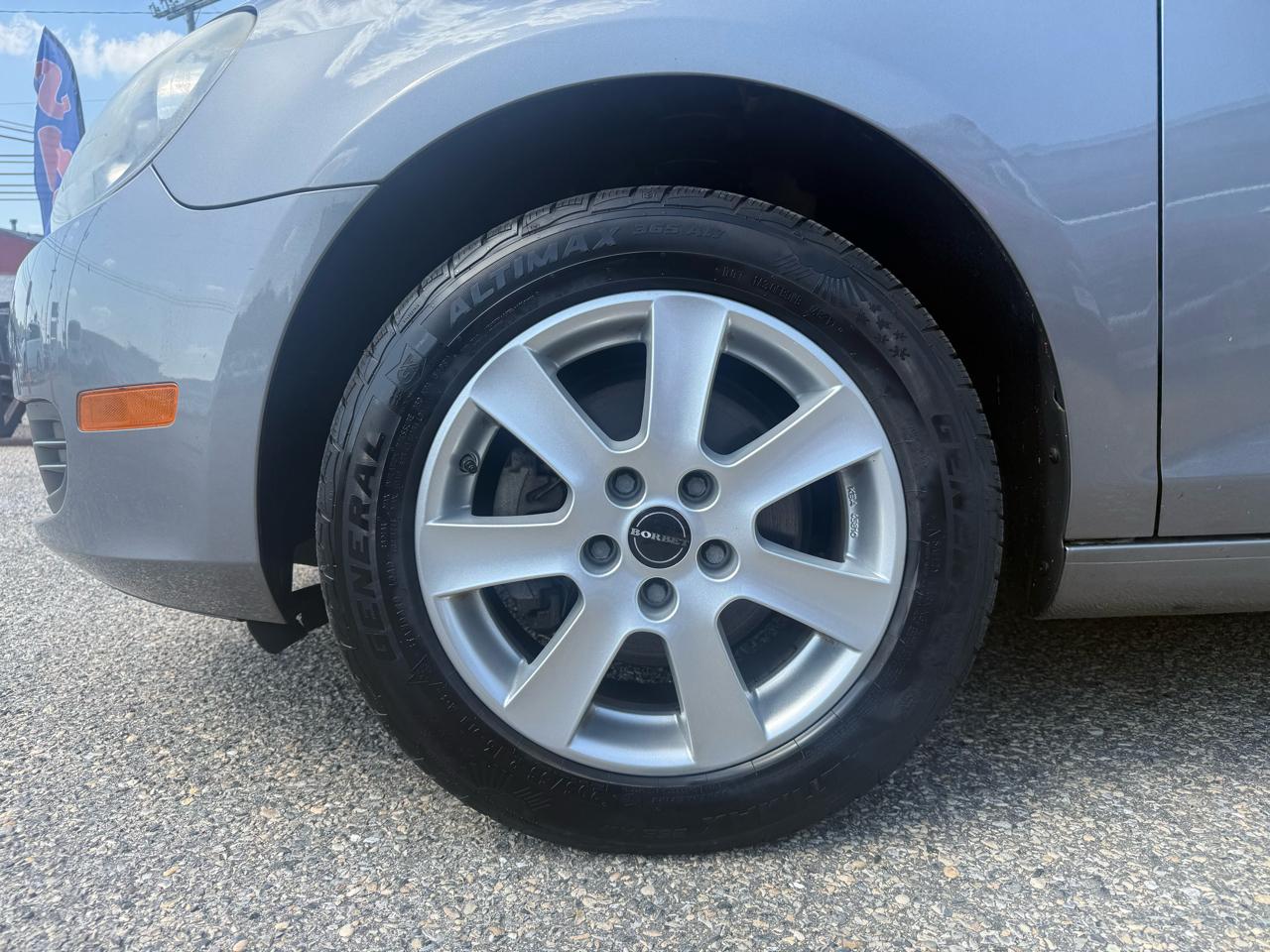 Volkswagen Golf 2.5L 2-Door 2010