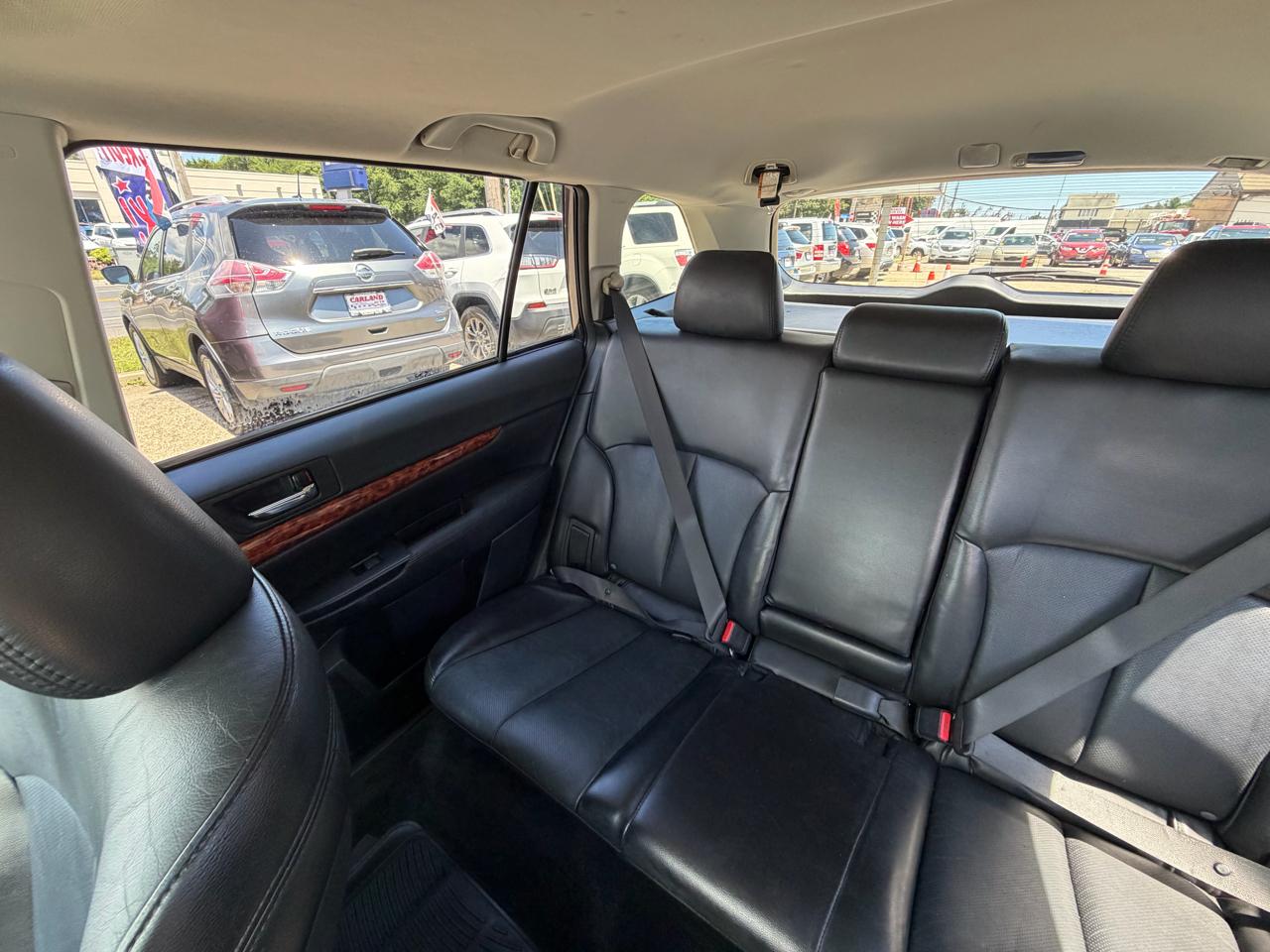 Subaru Outback 2.5i Limited 2010