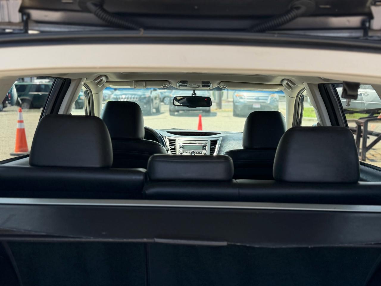 Subaru Outback 2.5i Limited 2010