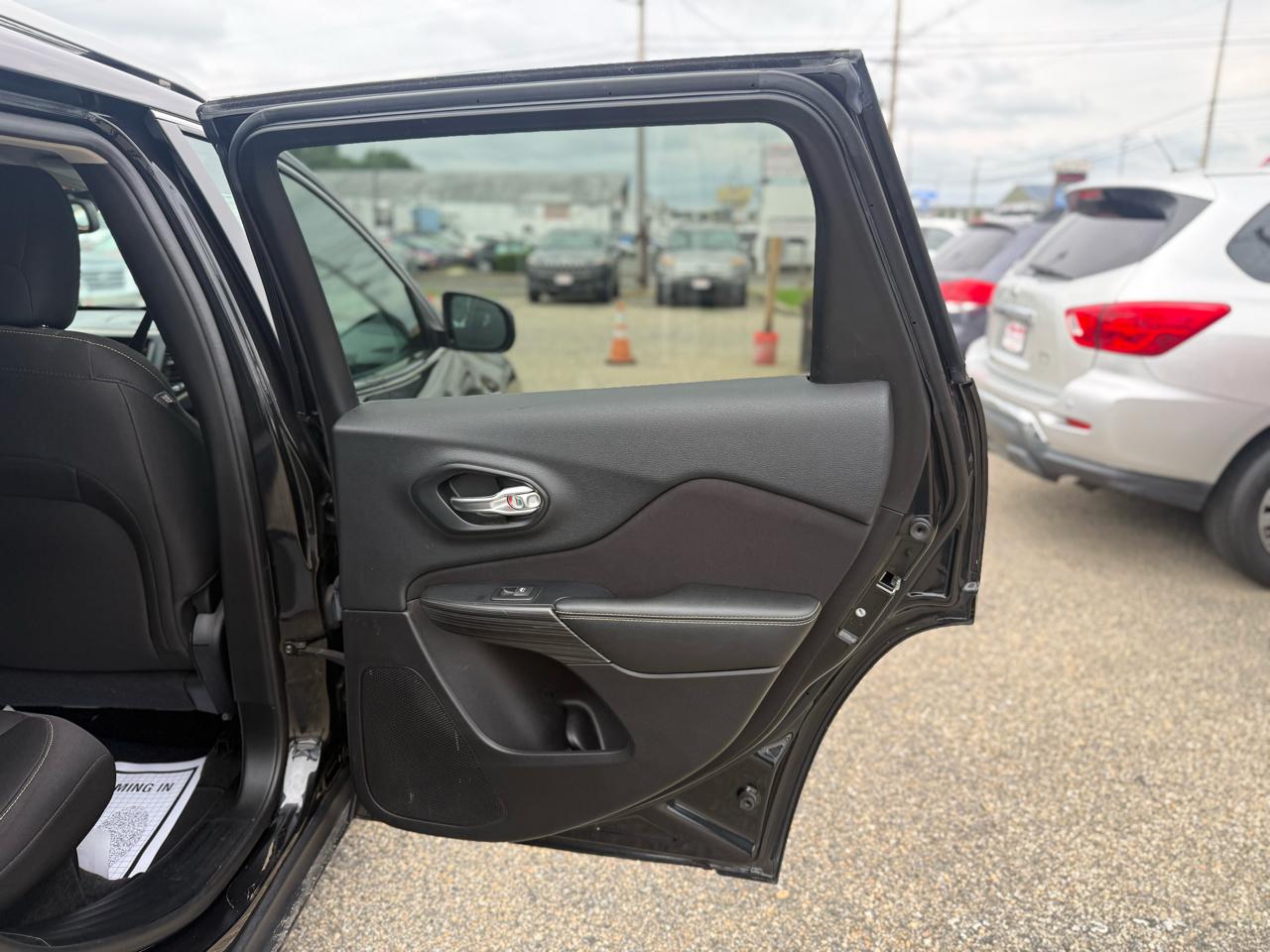 Jeep Cherokee Latitude 4WD 2015