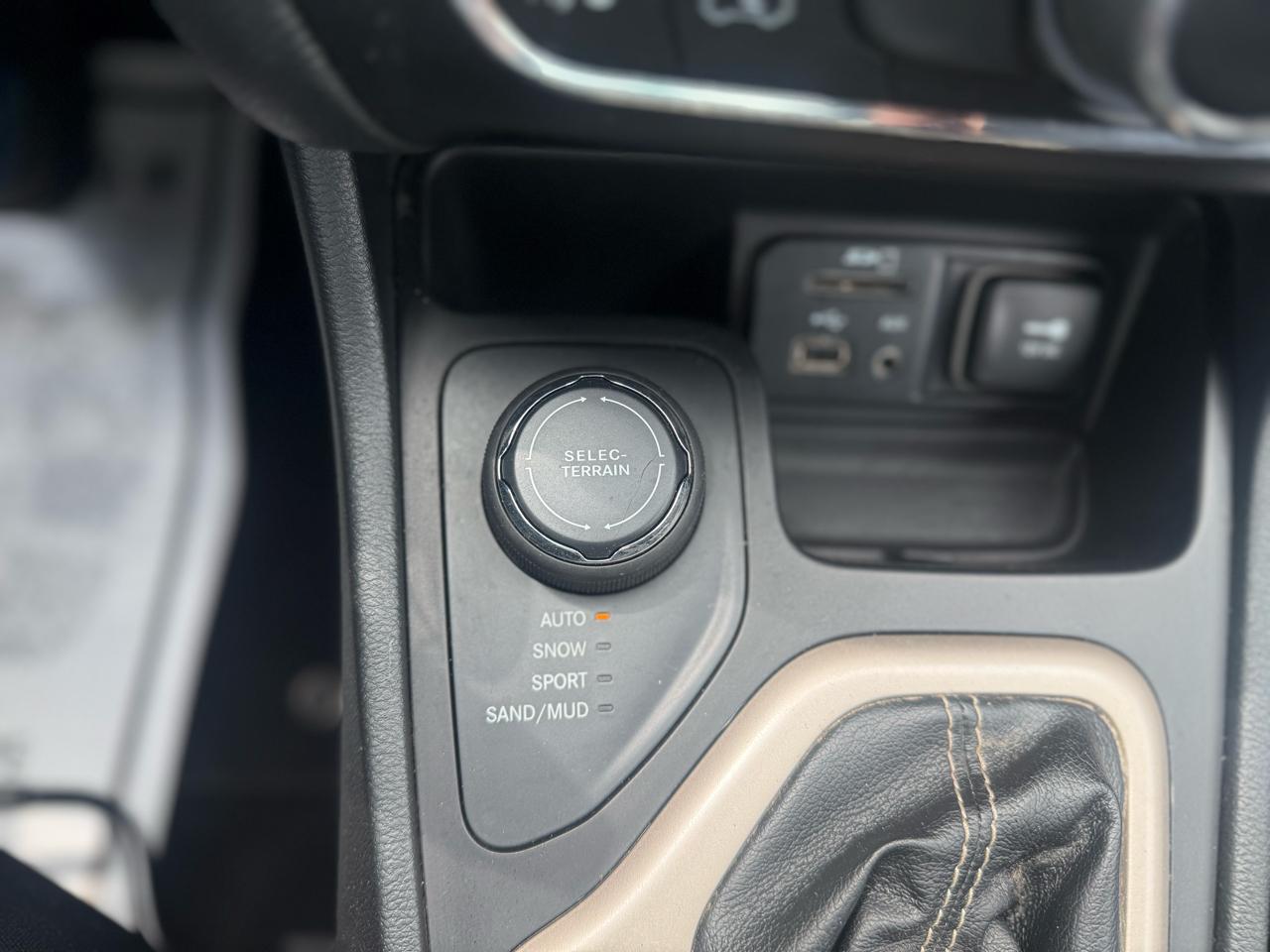 Jeep Cherokee Latitude 4WD 2015