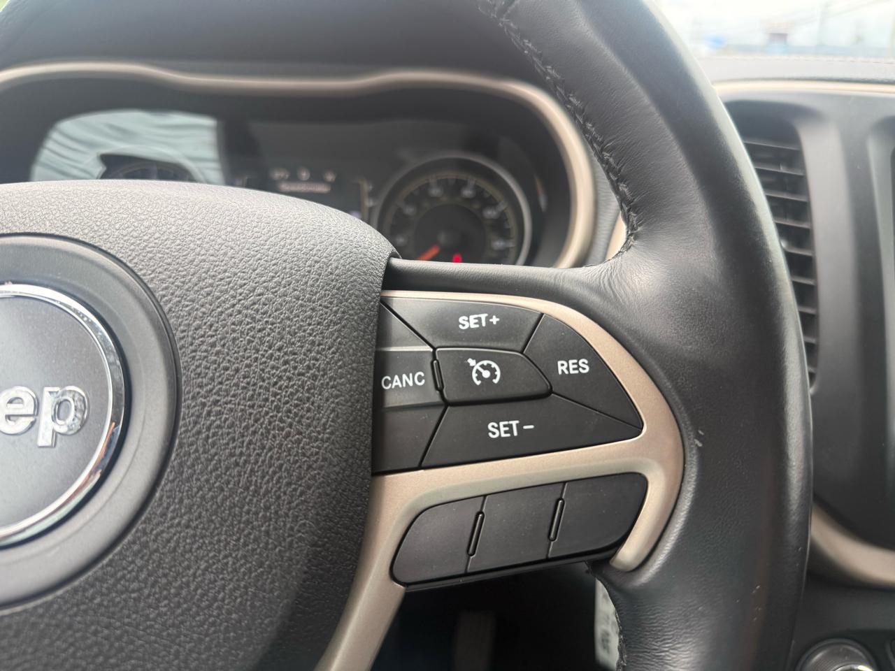 Jeep Cherokee Latitude 4WD 2015