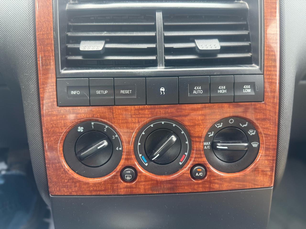 Ford Explorer Eddie Bauer 4.0L 4WD 2008