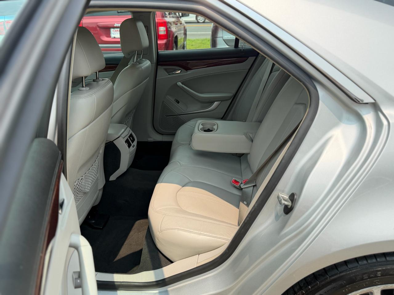 Cadillac CTS 3.6L Premium AWD w/Navi 2011