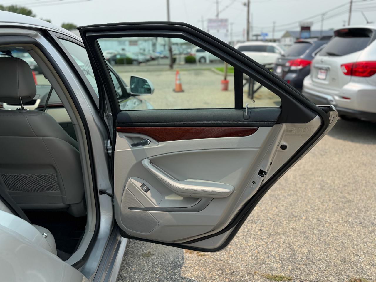 Cadillac CTS 3.6L Premium AWD w/Navi 2011