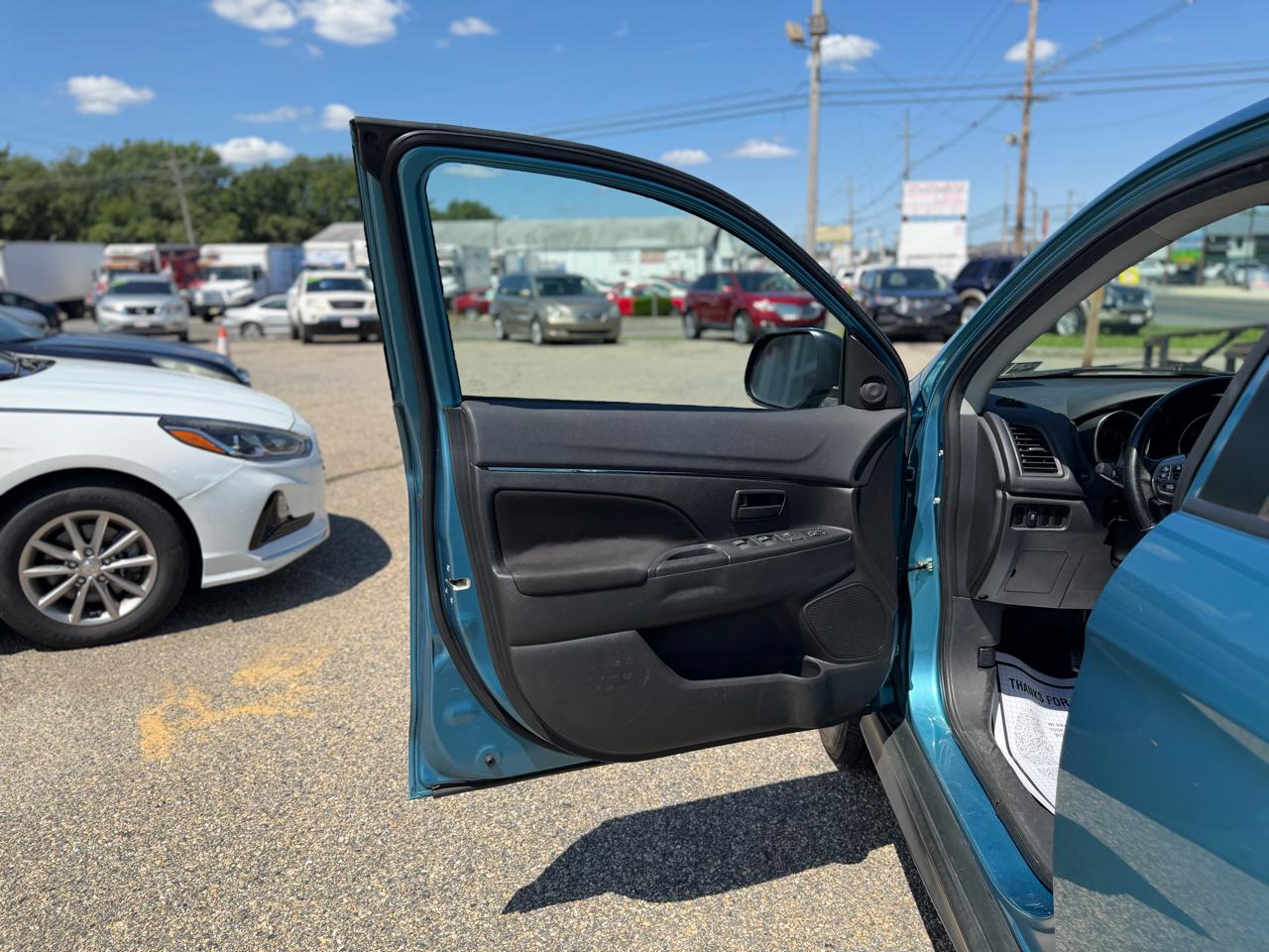 Mitsubishi Outlander Sport ES 2WD 2013