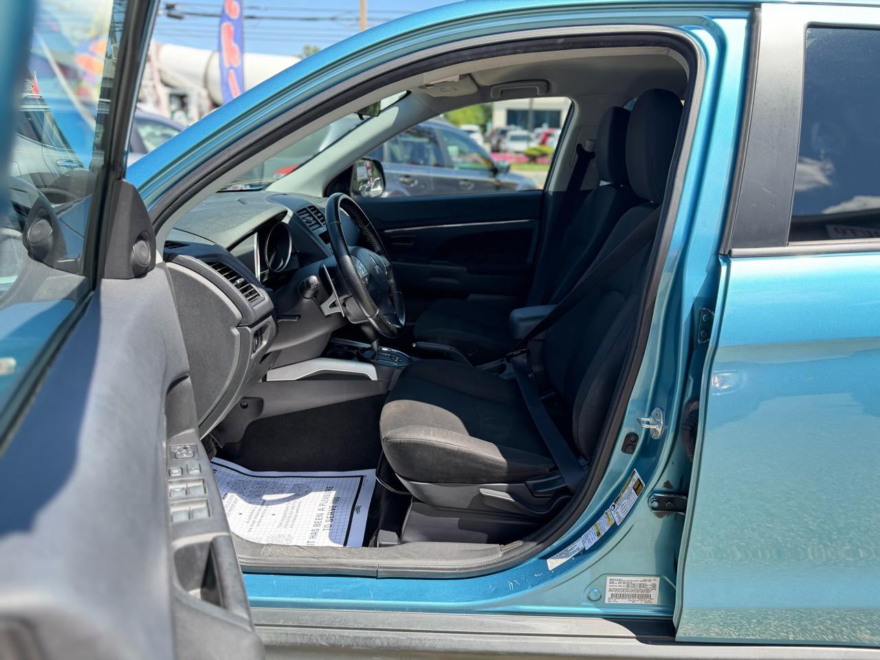 Mitsubishi Outlander Sport ES 2WD 2013
