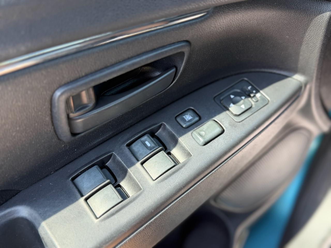 Mitsubishi Outlander Sport ES 2WD 2013