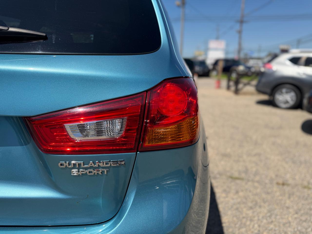 Mitsubishi Outlander Sport ES 2WD 2013