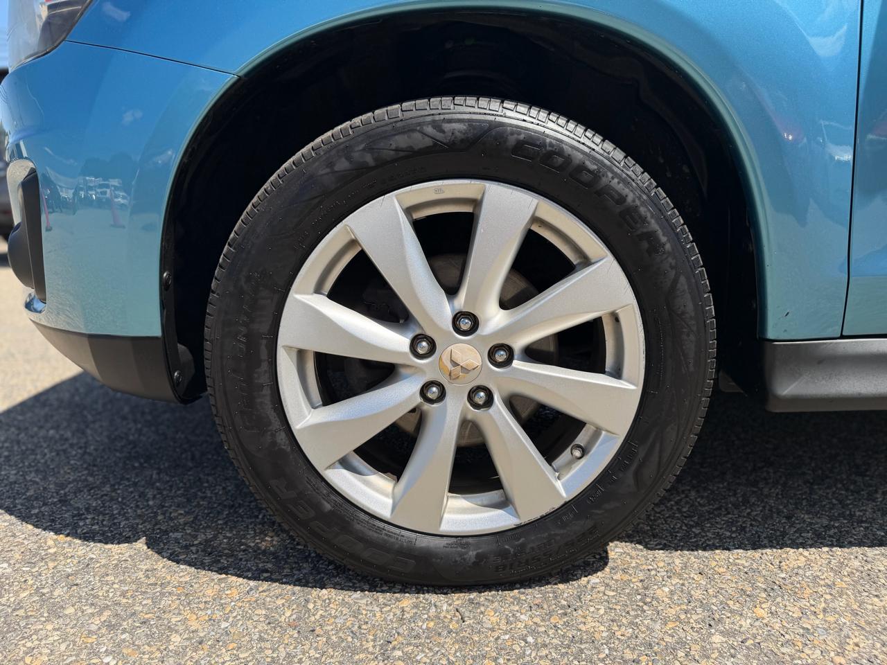 Mitsubishi Outlander Sport ES 2WD 2013