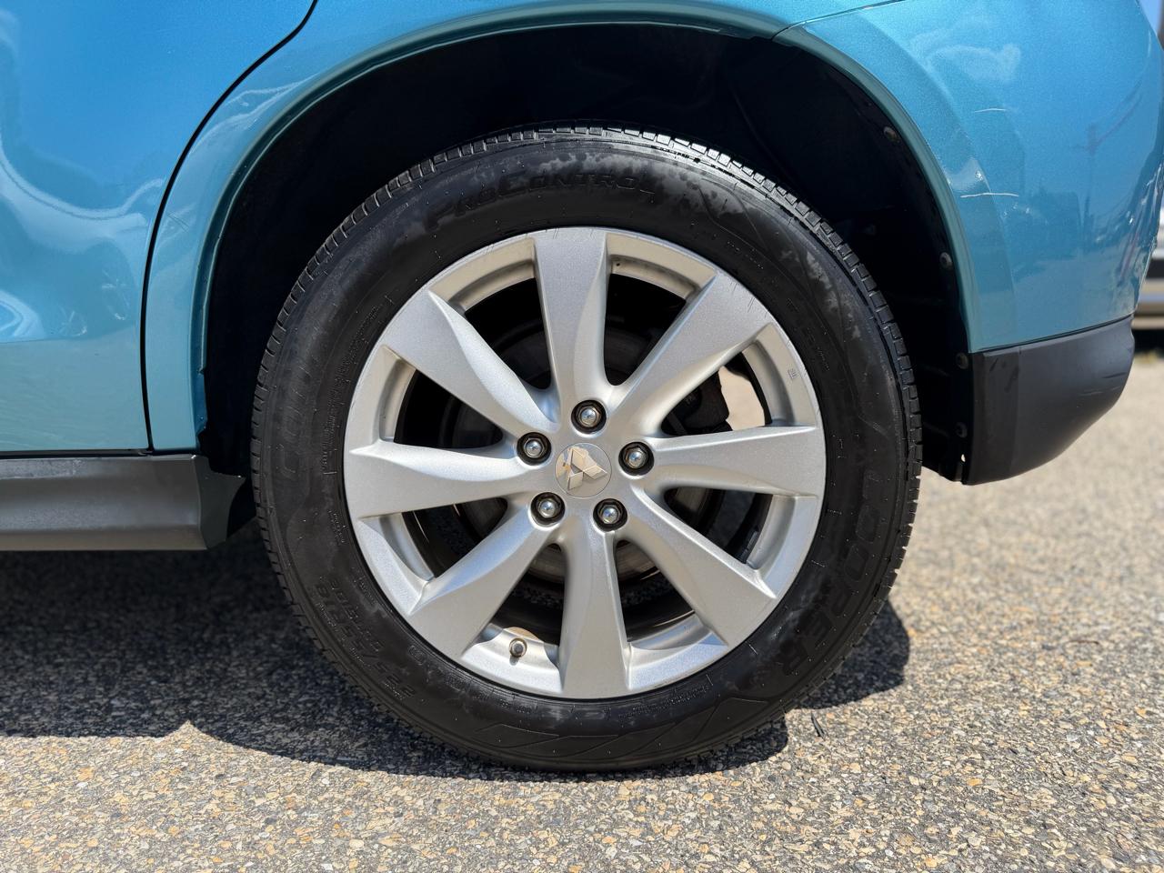 Mitsubishi Outlander Sport ES 2WD 2013