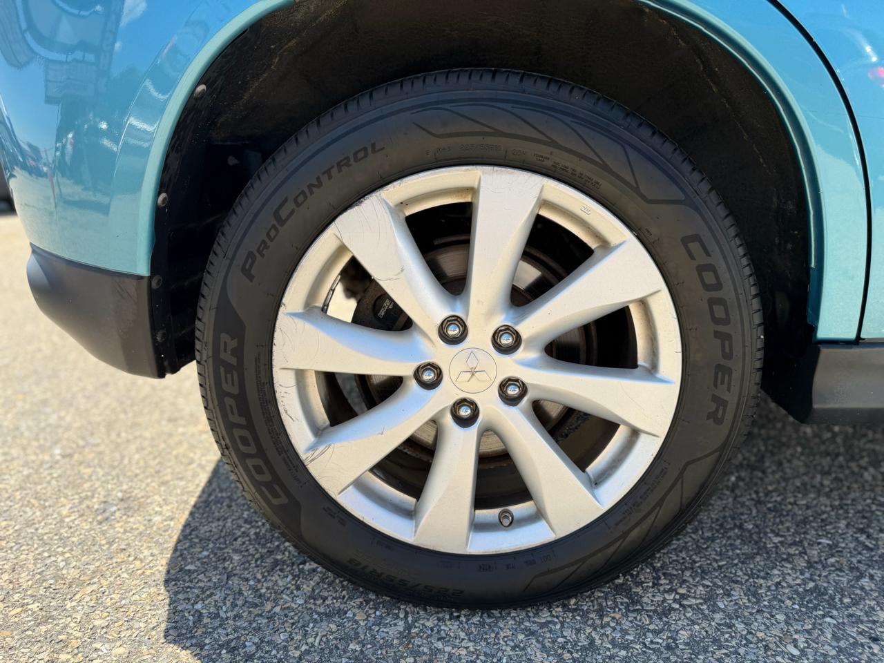 Mitsubishi Outlander Sport ES 2WD 2013