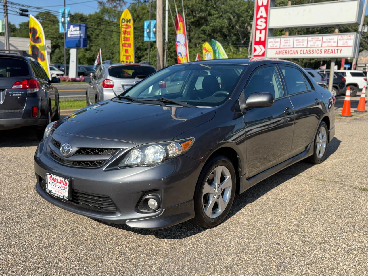Toyota Corolla S 5-Speed MT 2013
