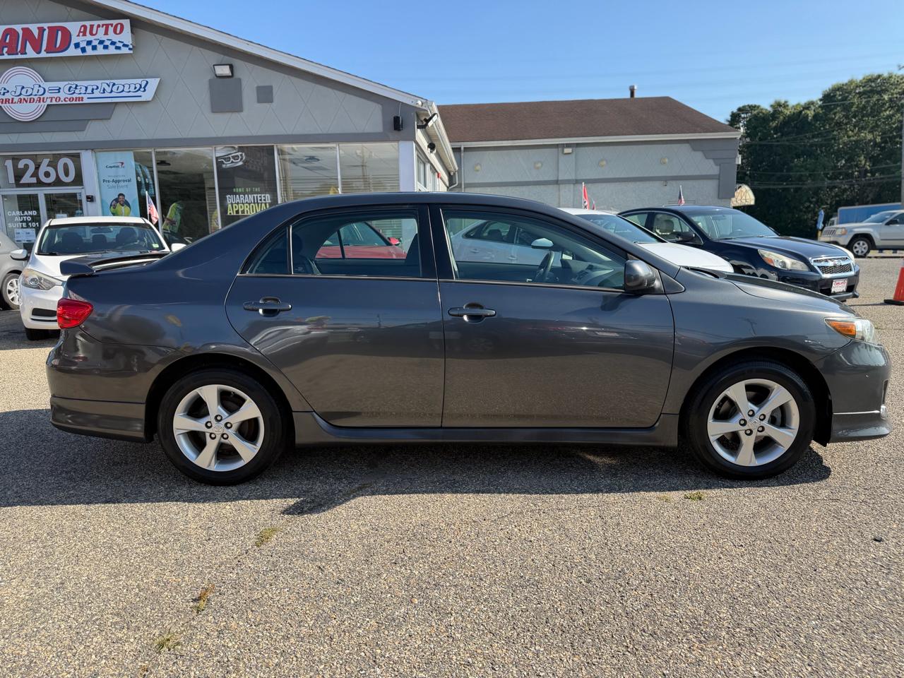 Toyota Corolla S 5-Speed MT 2013