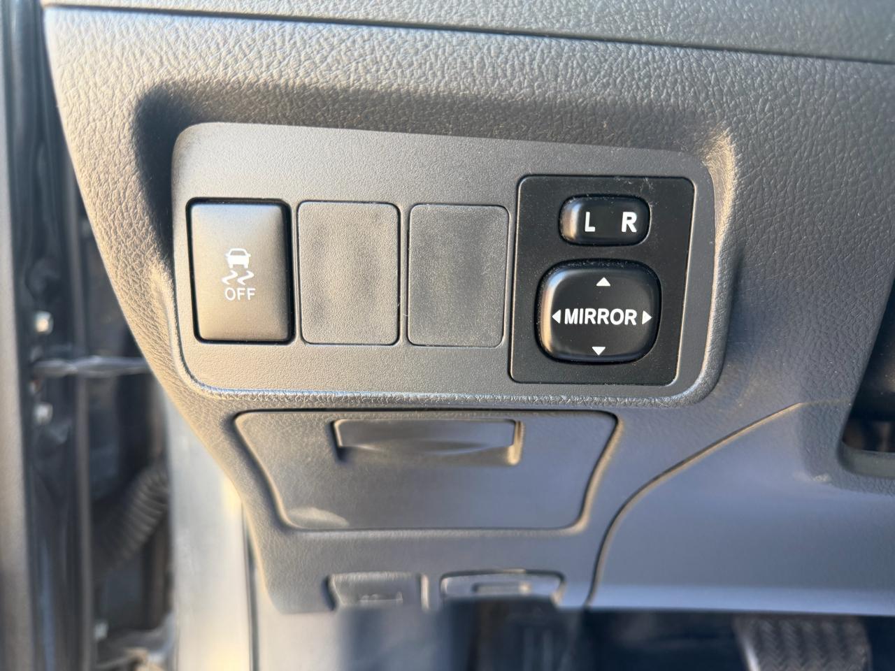 Toyota Corolla S 5-Speed MT 2013