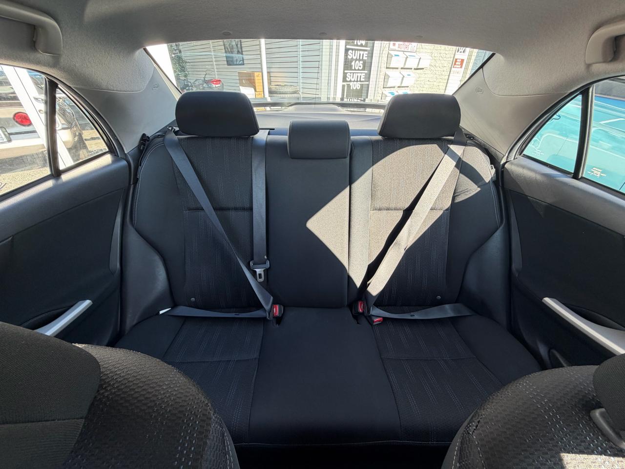 Toyota Corolla S 5-Speed MT 2013