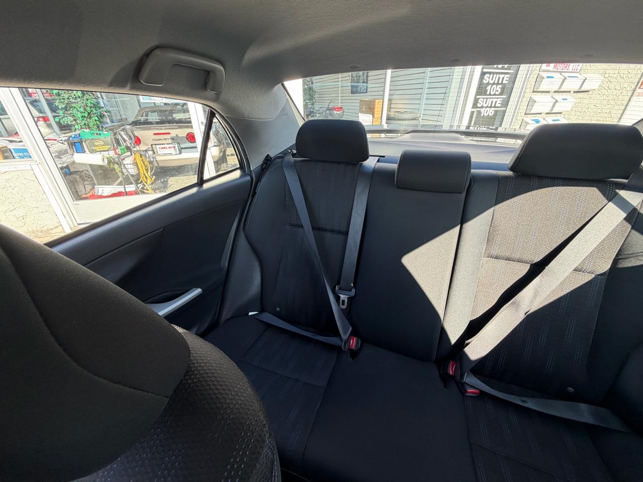 Toyota Corolla S 5-Speed MT 2013