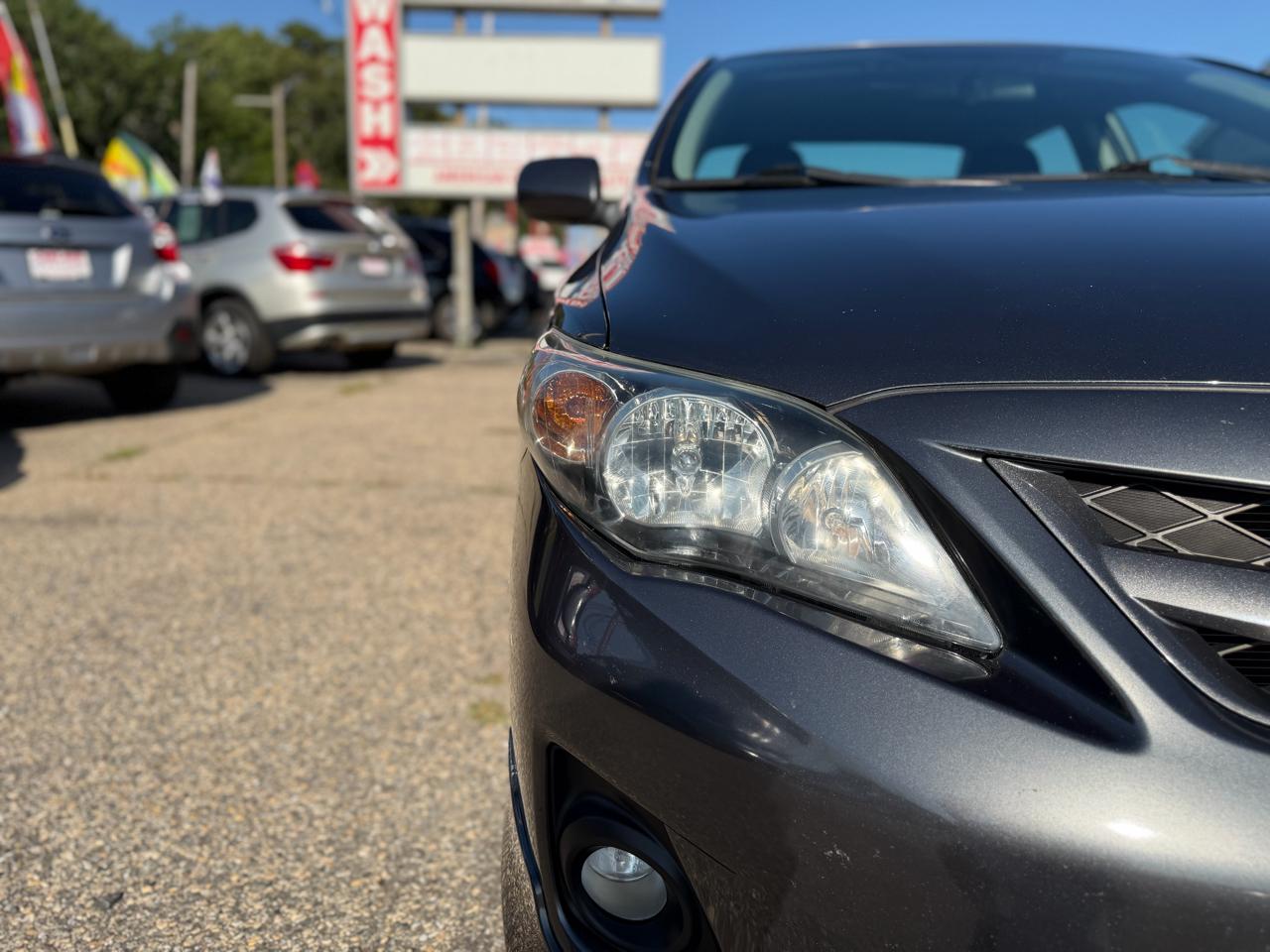 Toyota Corolla S 5-Speed MT 2013