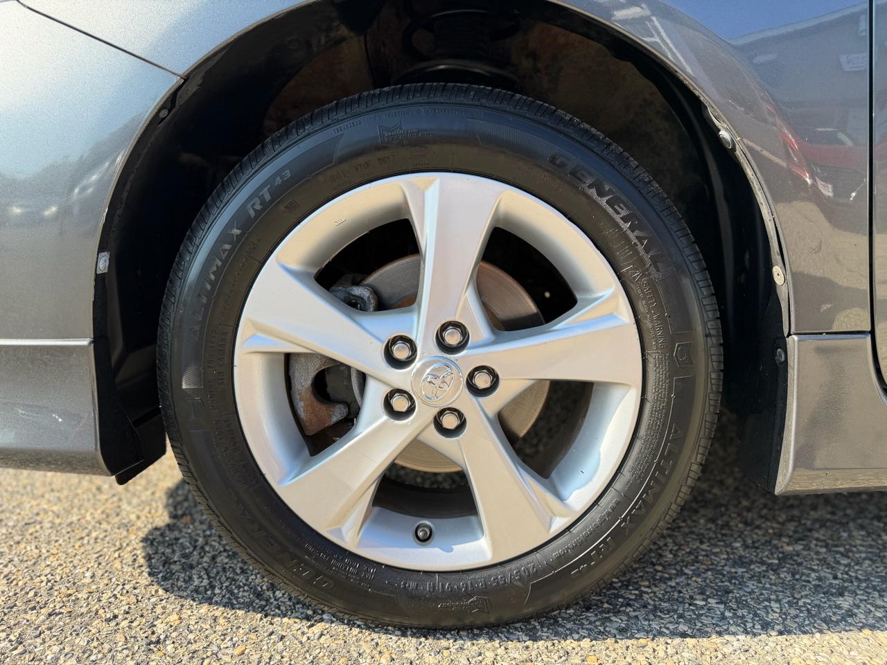 Toyota Corolla S 5-Speed MT 2013