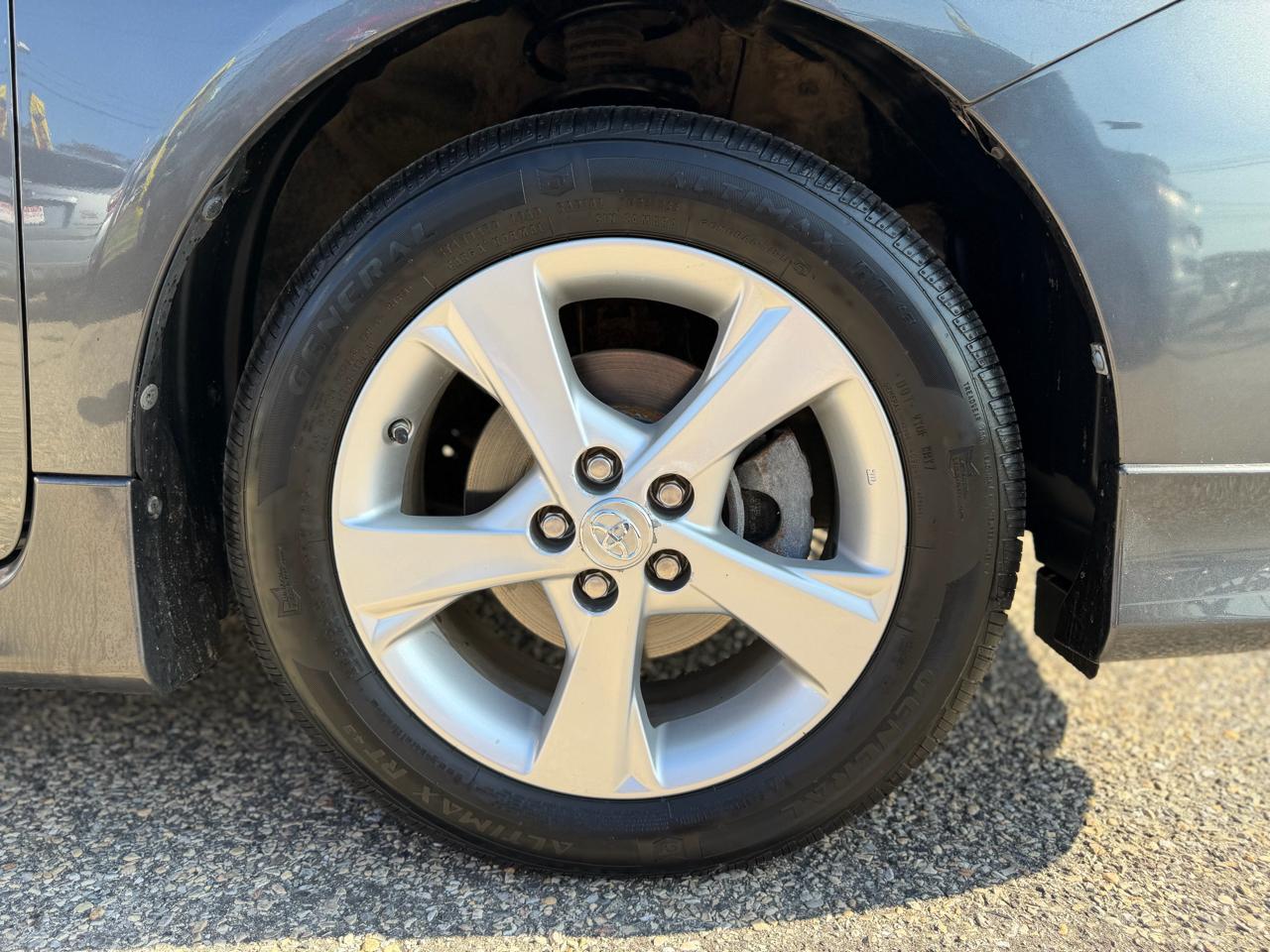 Toyota Corolla S 5-Speed MT 2013