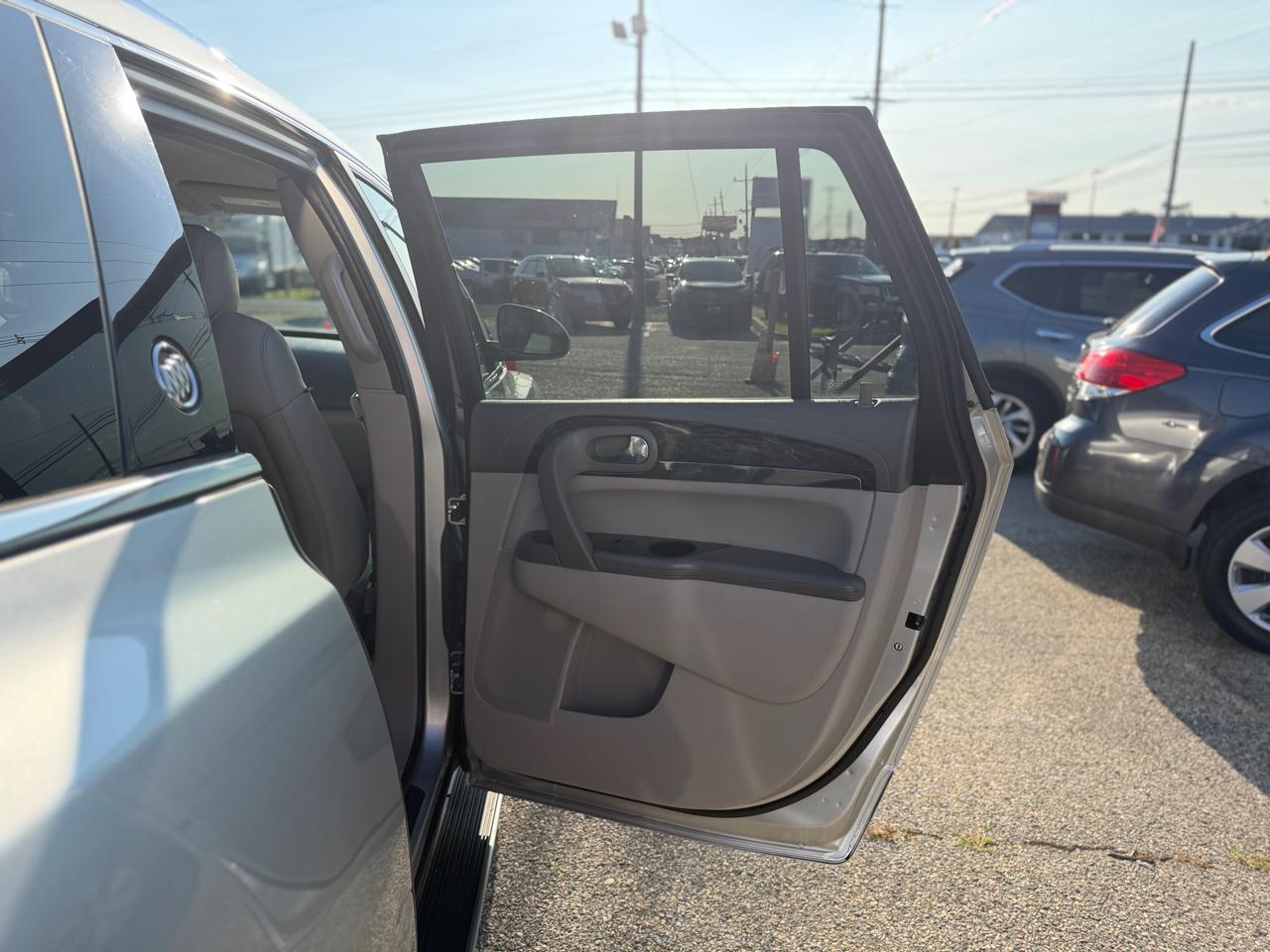 Buick Enclave Premium FWD 2013