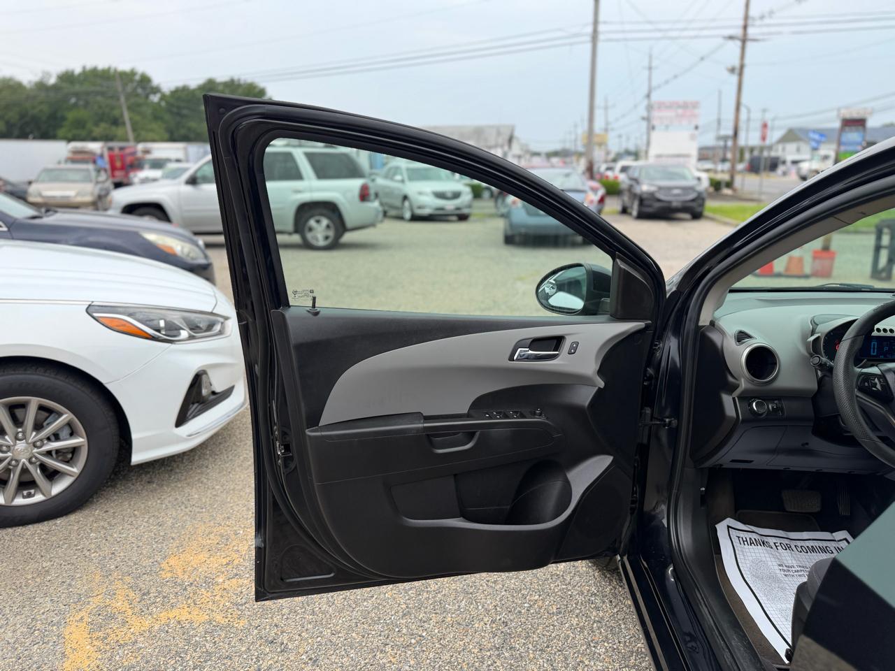 Chevrolet Sonic LT Auto 5-Door 2014