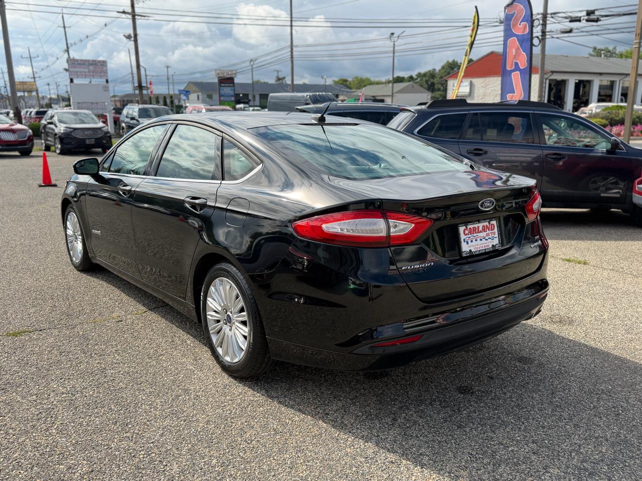 Ford Fusion Hybrid SE 2016