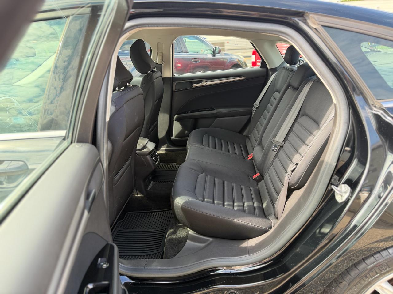Ford Fusion Hybrid SE 2016