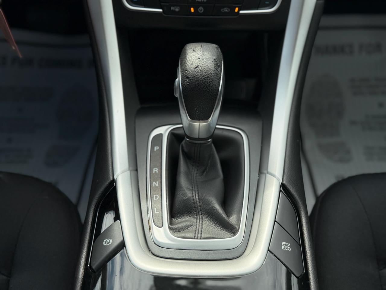 Ford Fusion Hybrid SE 2016